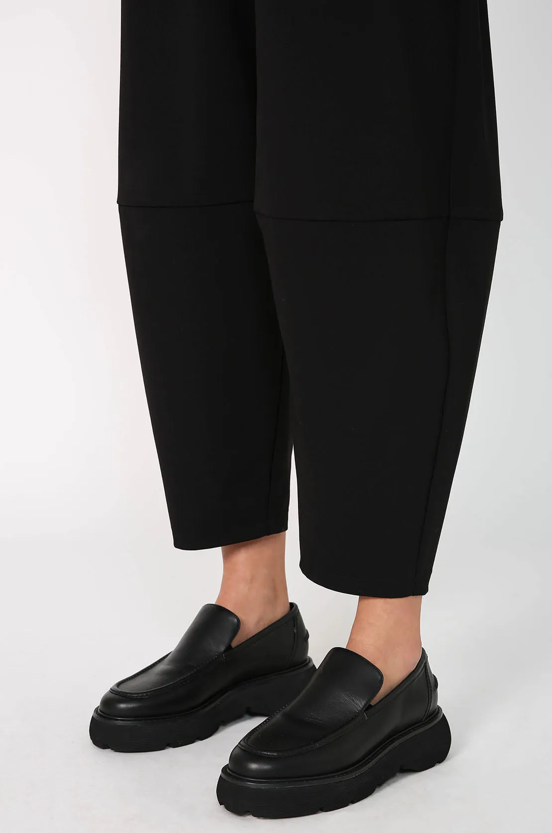 ahead tailored pant / black