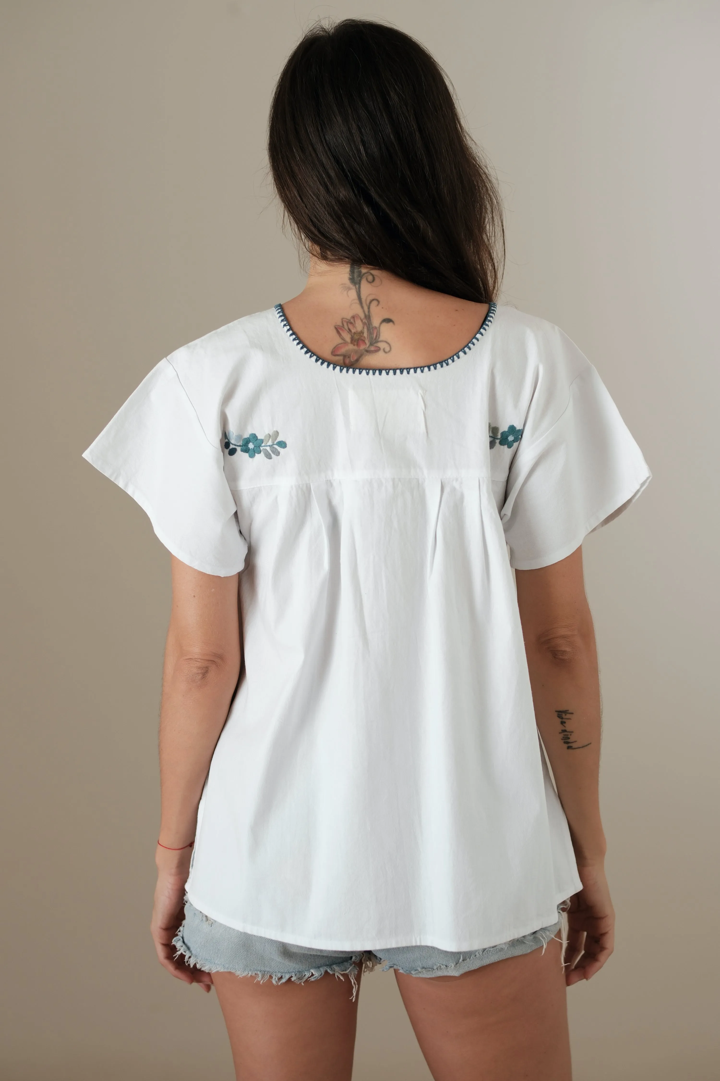 EMBROIDERED COTTON TOP "AQUA" IN WHITE